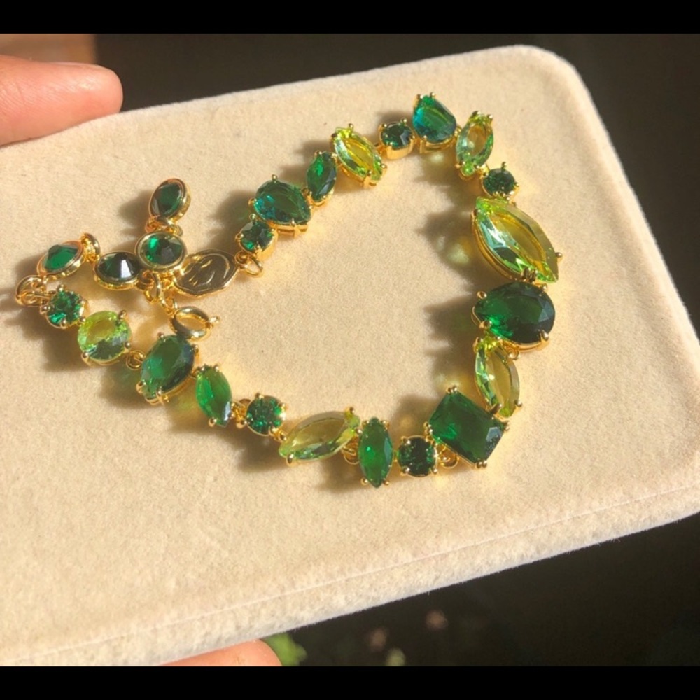 - Gema inspired emerald shade bracelet - not swan stamped - Picture 12 of 13